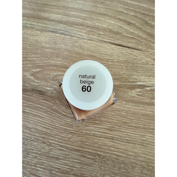 Neutrogena Oil-Free Skin Clearing Foundation - Natural Beige - Picture 3 of 3